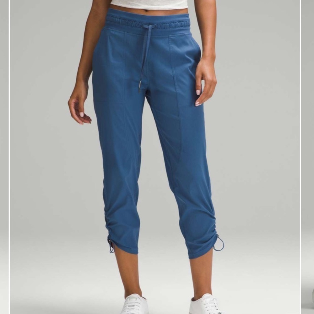 Lululemon Dance Studio MR Crop PTBL 2